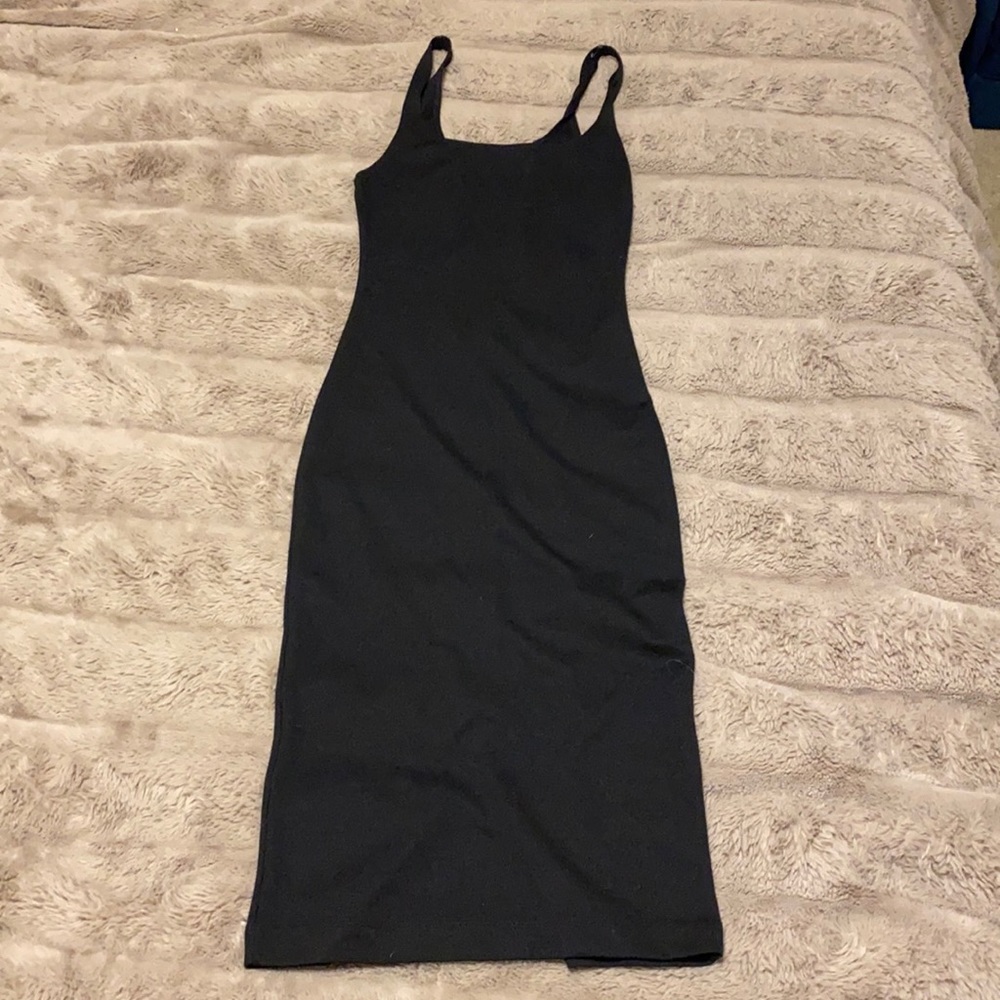Black bodycon cocktail dress